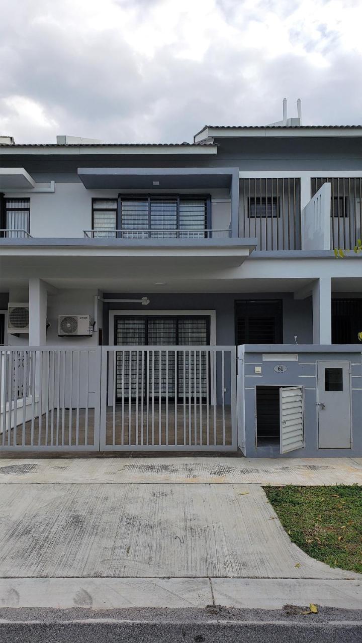 Sr Home-Stay @ Klia กัวลาลัมเปอร์ ภายนอก รูปภาพ